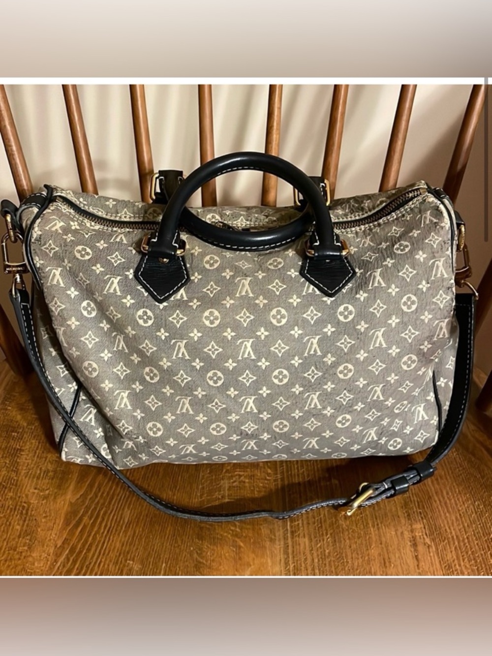 LOUIS VUITTONEncre
Monogram Idylle Speedy
Bandouliere 30 Bag
